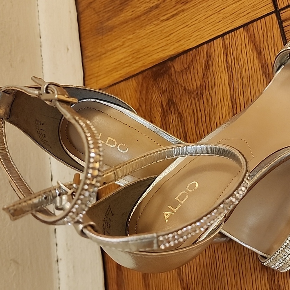 Preloved Silver Rhinestone heels - Picture 9 of 9